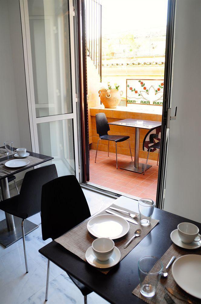 Acomodação com café da manhã  Little Rhome