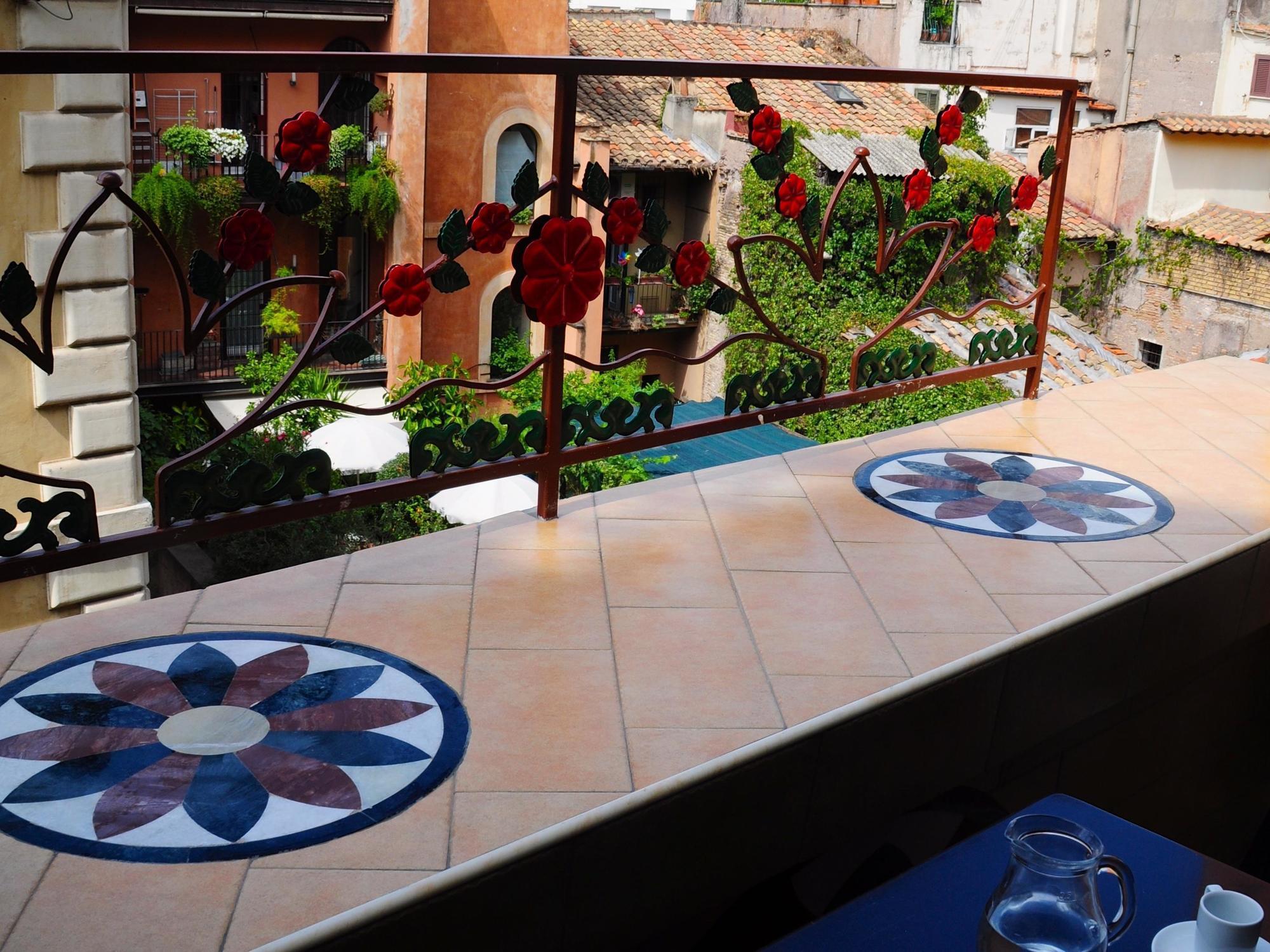 Acomodação com café da manhã  Little Rhome Roma
